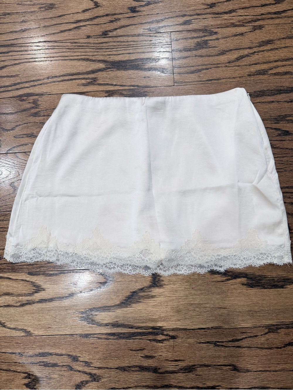 Abercrombie & Fitch Ivory Lace-Hem Mini Skort